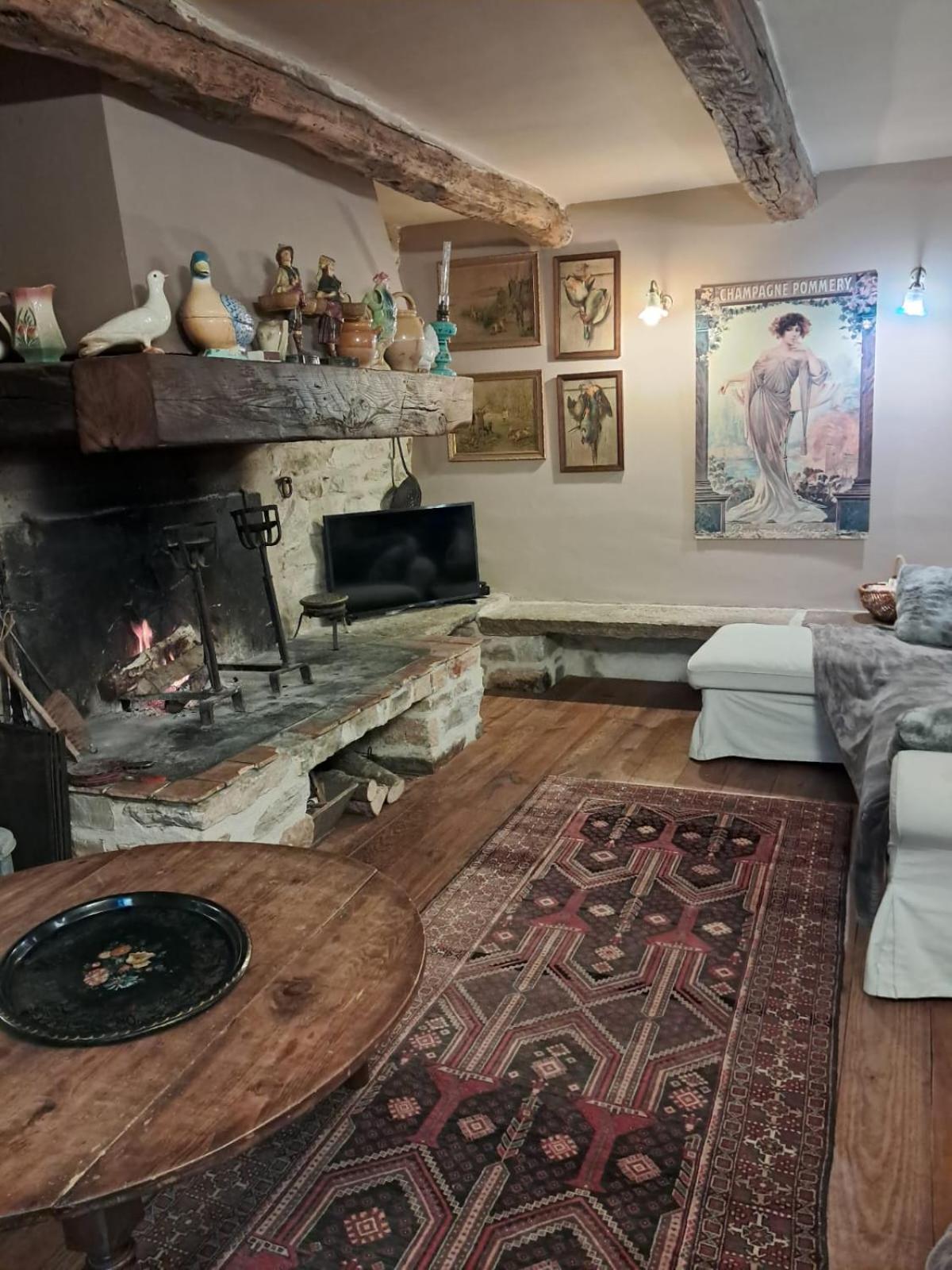 Nabat Le Haut, Chambre Et Table D'Hotes Courniou ภายนอก รูปภาพ